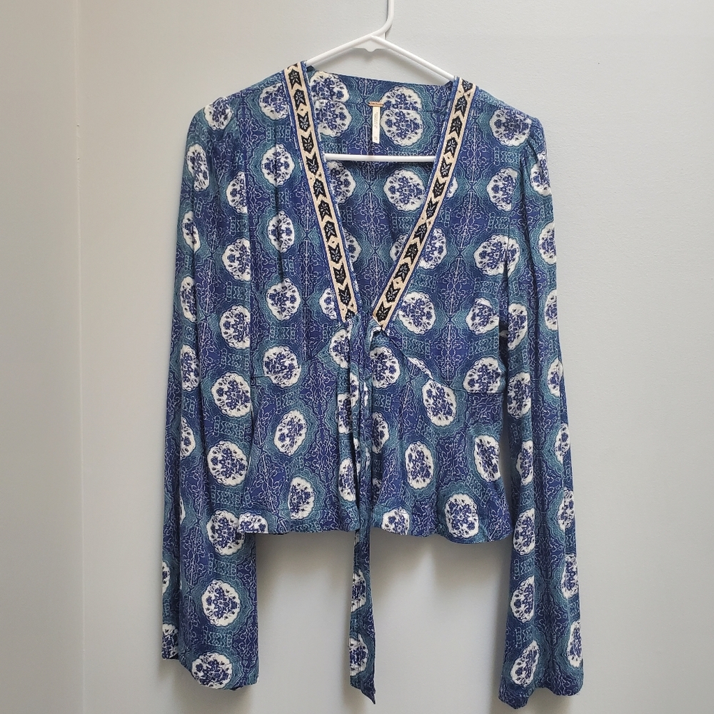 Free People flare sleeve blouse blue xs